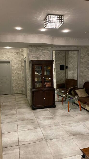 Köhnə tikili: Bakı, 3 otaqlı, Köhnə tikili, m. 28 may, 110 kv. m -da lalafo.az — 10 Köhnə tikili: Bakı, 3 otaqlı, Köhnə tikili, m. 28 may, 110 kv. m — 10