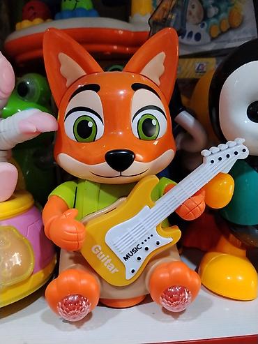 Музыкальная игрушка «Лисёнок с гитарой» - Яркая интерактивная фигурка