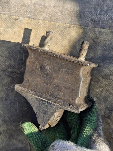 Подушки мотора: Подушка мотора Mercedes-Benz 1998 г., Б/у, Оригинал, Германия — 4