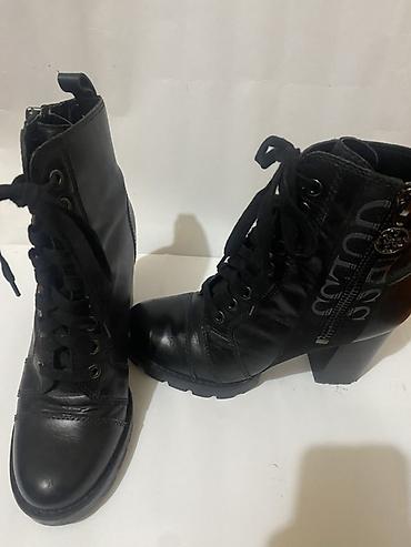Qara dəri qadın çəkmələri - Material: hamar qara dəri, tekstil