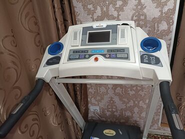 германский обувь: Беговая дорожка Hattrick Fitness (модель в серии Solaris) -