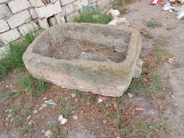 Qamaklar: Qədimi daş doşab axuru