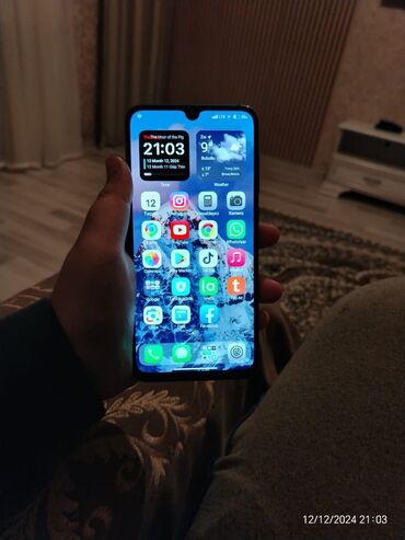 Xiaomi: Xiaomi Mi 9, 256 GB, rəng - Göy, 
 Zəmanət, Barmaq izi, Simsiz şarj