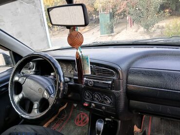 меняю на авто повыше: Volkswagen Vento: 1993 г., 1.8 л, Механика, Бензин, Минивэн