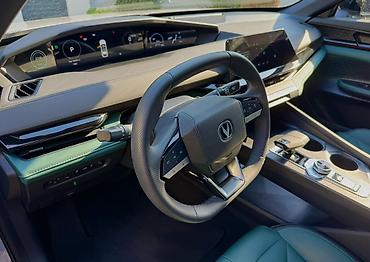 99 maşını: Changan markalı avtomobil rəsmi dilerdən alınıb. 5 il / 150.000 km — 8