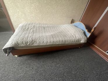 полуторные кровати: Полуторная Кровать, Б/у