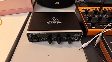 fender gitara: Behringer U-Phoria UMC22 USB audio interfeysi Az işlədilib, tam — 3