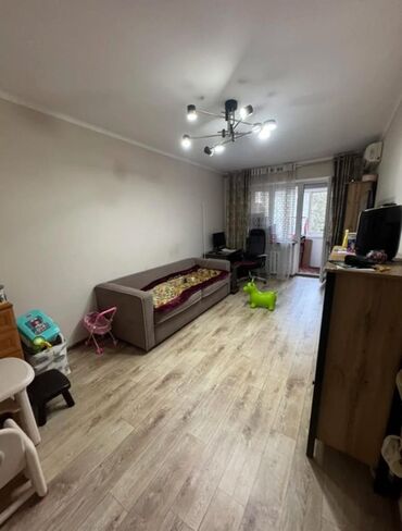 продаю 2х ком кв бишкеке без ремонта токтогул ткрусбекова: 2 бөлмө, 41 кв. м, Жеке план, 2 кабат, Евроремонт