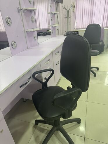 2si birlikde satilir. Tekerli sach kesim kreslolari teki 15 manat