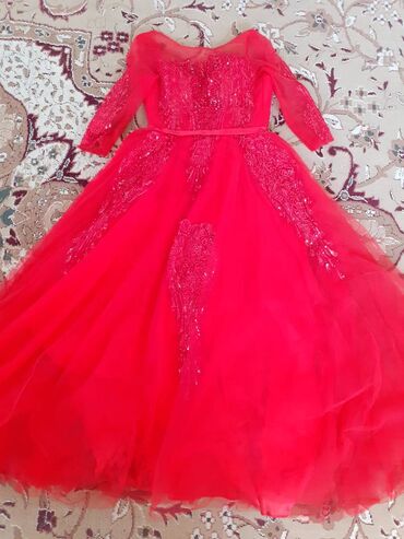 вечернее платье в пол красного цвета: Вечернее платье, Пышное, Корсет