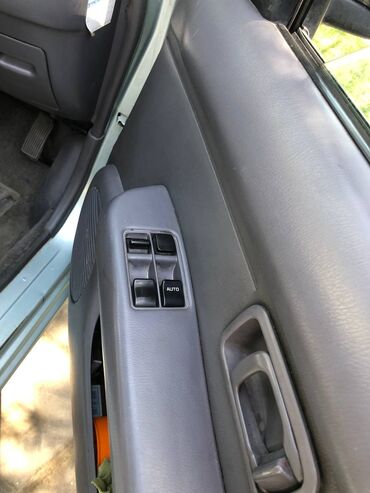 Nissan: Nissan March: 1996 г., 1 л, Механика, Бензин, Хэтчбэк — 6