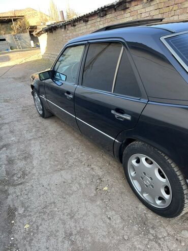 Mercedes-Benz: Mercedes-Benz E-Class: 1995 г., 3.2 л, Автомат, Газ, Седан at lalafo.kg — 3 Mercedes-Benz: Mercedes-Benz E-Class: 1995 г., 3.2 л, Автомат, Газ, Седан — 3