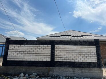 ложим брусчатку: Предлагаются услуги по строительству заборов из различных материалов