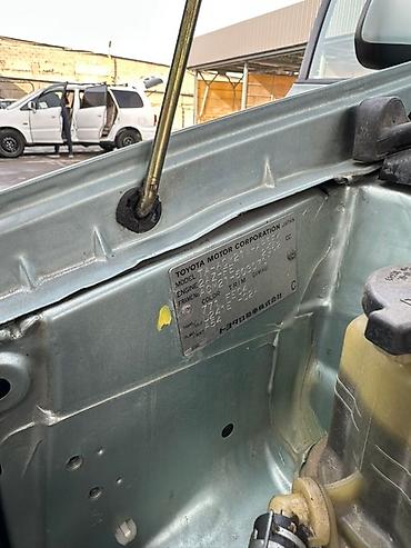 Toyota: Toyota Ipsum: 2002 г., 2.4 л, Автомат, Бензин, Минивэн — 16