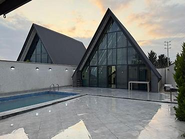 Günlük kirayə evlər: A-Frame tipli müasir bağ evi – hovuzlu - Memarlıq: Üçbucaq formalı — 3