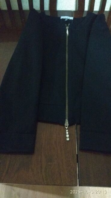 Kardiqanlar, jaketlər: - Qız uşağı üçün ağ kardiqan - Brend: Monsoon - Etiket ölçüsü: 11–12 — 8