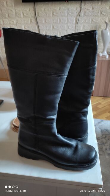 женские сапоги со шнуровкой: Размер: 41, цвет - Черный, Б/у