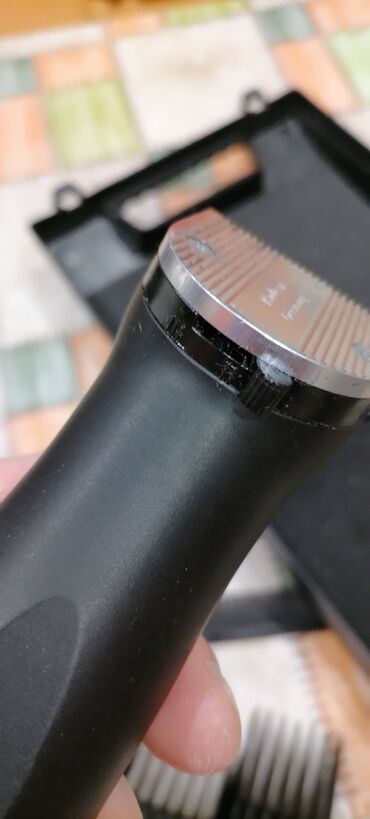 Mašinice za šišanje: Masinica Wall na baterije dobra sa dodacima

Mirjevo — 16