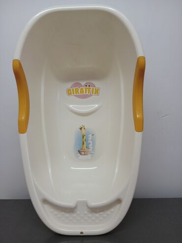 срочно продаю в связи с переездом: Ванночка