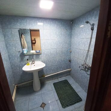 Uzunmüddətli kirayə mənzillər: Razində, 252 nömrəli məktəbin qarşısında, Access Bankın yanında, 5 — 8