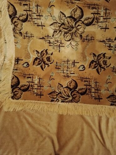 Parçalar: Məhsul: Ev tekstili dəsti Təsvir: - Çarpayı üzü və dəst parçaları — 4