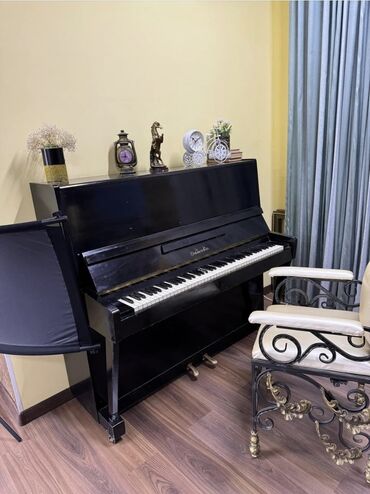 Музыкальные инструменты: Продаем пианино в отличном состоянии