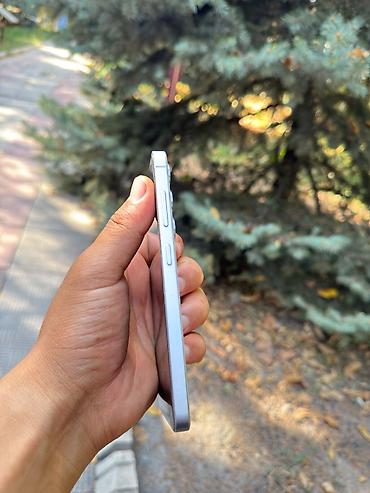 s 20fe: Смартфон с тройной основной камерой и LED-вспышкой. Корпус — 3