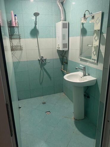 Uzunmüddətli kirayə mənzillər: Mənzil Təcili Kirayə Verilir! Bina 9-mkr Sona — 10