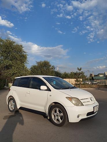 смешанный: Toyota Ist: 2004 г., Автомат, Бензин — 2