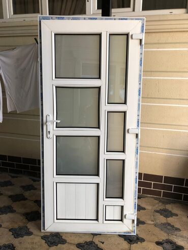 двери бу дома: Пластиковая дверь с коробкой в хорошем состояние, размер 200-90