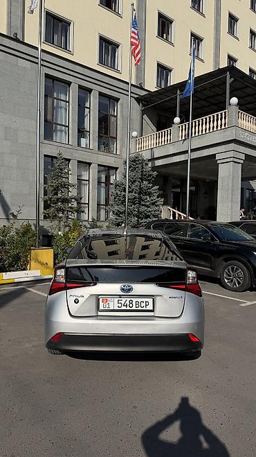 Toyota: Toyota Prius: 2022 г., 1.8 л, Вариатор, Гибрид, Хэтчбэк — 2