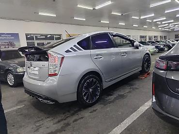 prius qanad: Toyota Prius: 1.8 l | 2010 il Hetçbek — 4