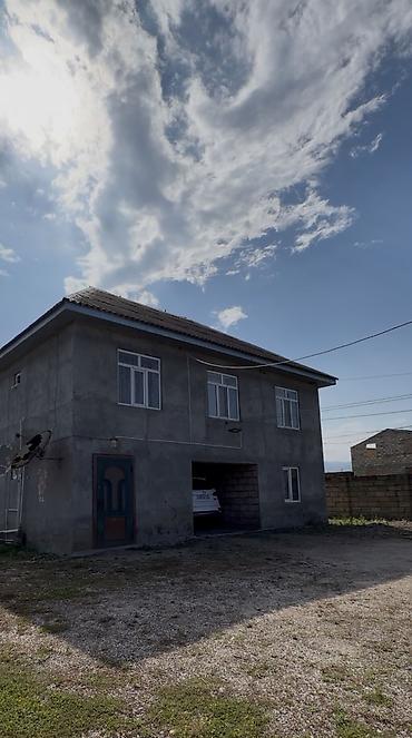 gencede satilan ucuz heyet evleri: 6 sot həyətyanı sahədə yerləşən 2 mərtəbəli həyət evi satılır. 🏡 Evin — 1