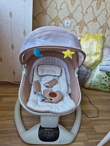 Колыбели: Для девочки и мальчика, Б/у, Колыбель, С матрасом, С механизмом качания — 1