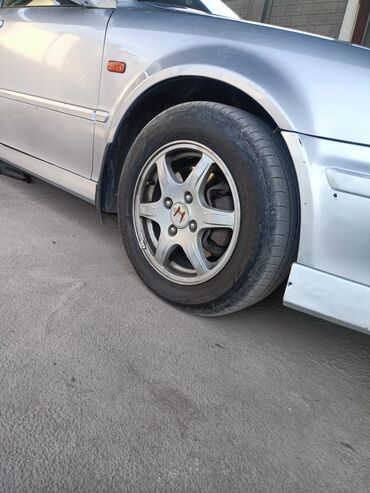 донголок 14 с: Диски R 15 Honda, отверстий - 4, Б/у