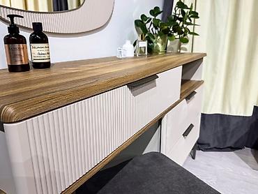 Шкафы-купе: Спальня Сиенна 6 Шкаф распашной для спальни, современный, с фасадами — 13