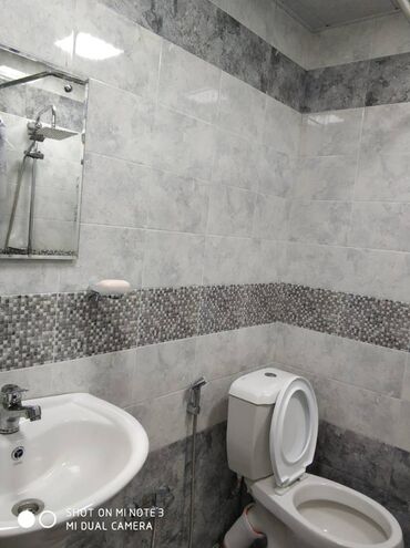 Uzunmüddətli kirayə mənzillər: Nərimanov metrosunun yaxınlığında 5 mertebeli binanın 5-ci — 11