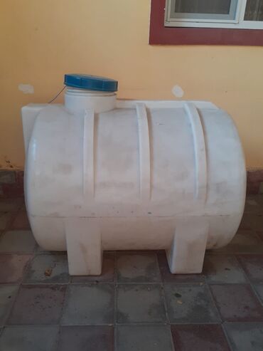 Boçkalar və çəlləklər: Bak, Plastik, 1500 l l, İşlənmiş, Ünvandan götürmə