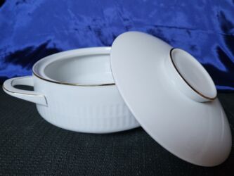 Činije: Corbaluk 1god.Bavaria Scherzer porcelan. Coraluk je perfektan,sva na na lalafo.rs — 5 Činije: Corbaluk 1god.Bavaria Scherzer porcelan. Coraluk je perfektan,sva na — 5