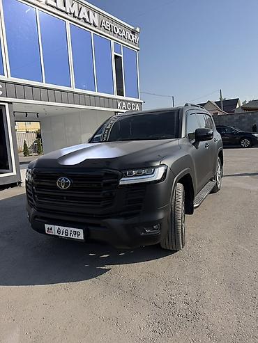 номерные рамки на авто: Toyota Land Cruiser: 2024 г., 3.5 л, Типтроник, Бензин, Внедорожник — 1