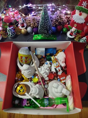 Hədiyyələr: Hər birinin Qiyməti 10 manat olan Rənglənən Gips Gift Boxlarla — 10
