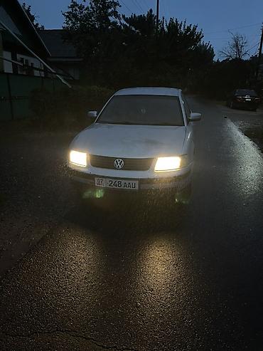 Volkswagen Passat: 1998 г., 1.8 л, Механика, Бензин, Седан