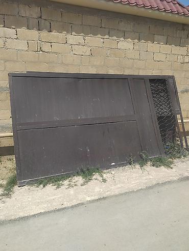 darvaza qapıları: Demir qapi eni 4 m Hundurluk 3.60 .Köhmer rus demiridir - Material — 1