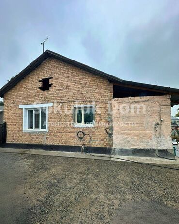 продаю в связи с переездом: Үй, 66 кв. м, 4 бөлмө, Эски ремонт