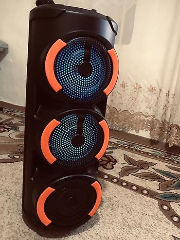 ikinci el mikrofon: Portativ partnyor akustik sistemi və simsiz mikrofon dəsti - Güclü 3 — 2