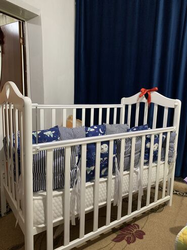детскую кроватку диванчик: Продаю детскую кровать В наличии имеется два матраса Ортопедический