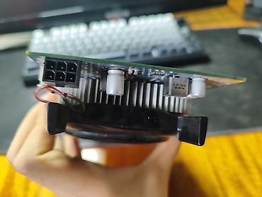 куплю старые мониторы: Gigabyte Radeon HD 5770 (модель GV-R577UD-1GD) с 1 ГБ памяти GDDR5 — 3