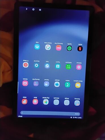 samsung tab 3 7 0: Teze planset qutusunda.qutuda usb snur,iyne var yaddas karti daxil