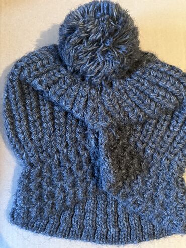 Костюмы с юбкой: Шапки стильные шерсть трикотаж Турция 200-300 сом отл сост витрина — 3