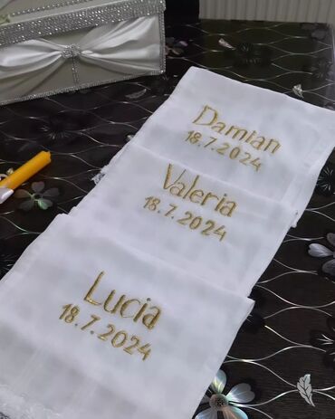 kupaci kostim za punije dame: Platna za vencanja i krstenja.Rucni vez. 2000 din
